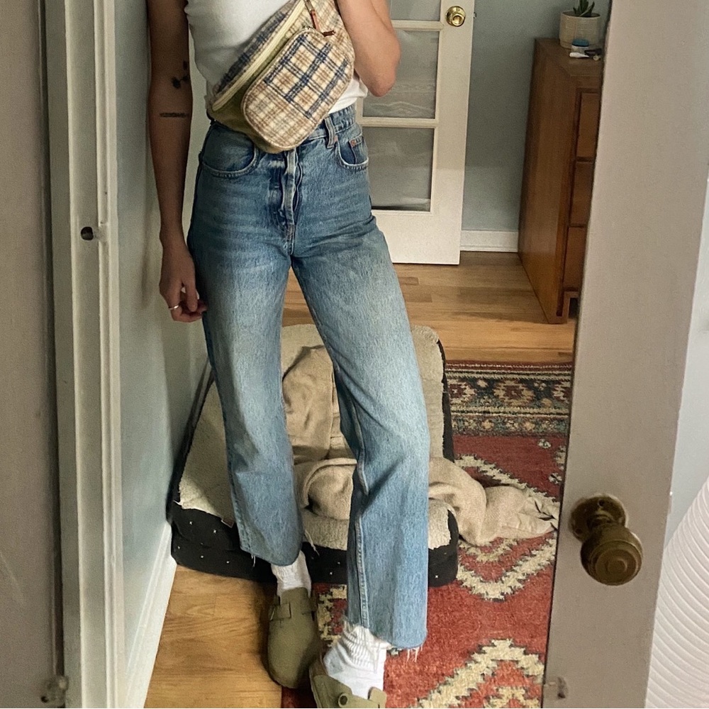 Zara Raw Hem Straight Jeans Size 0